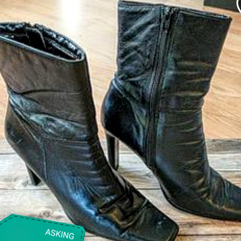 Leather Black square toe heeled ankle boots